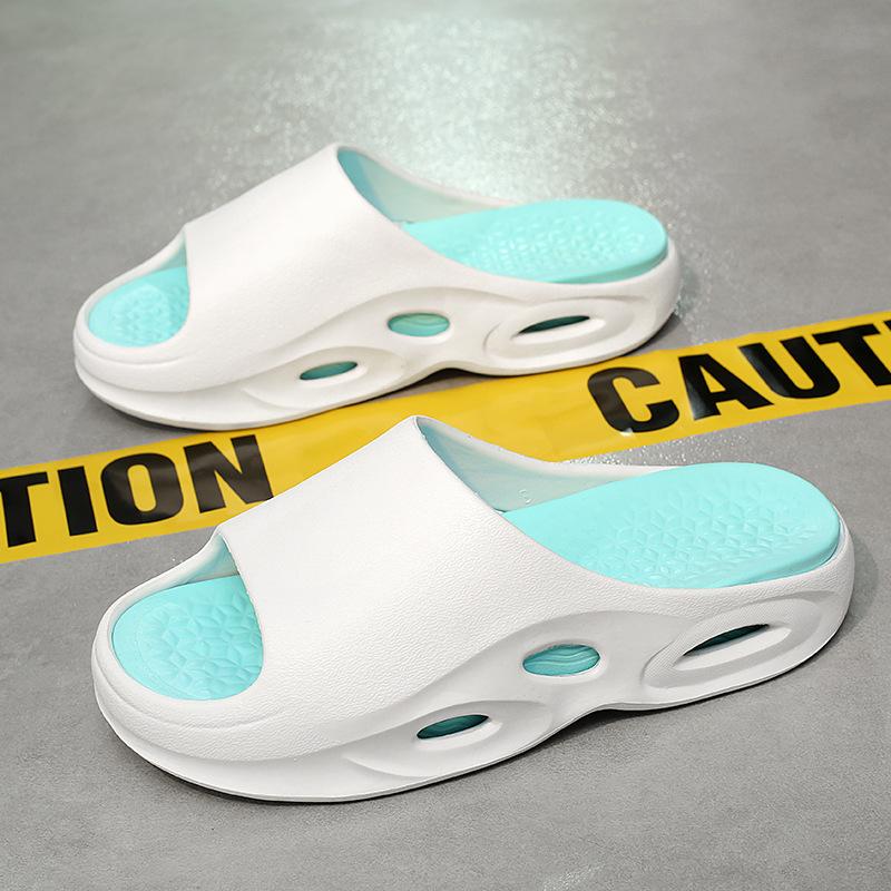 Mode Neue Sommer Herren Massage Hausschuhe Seiten Indoor Outdoor Sandalen Strand Freizeitschuhe Weiche Sohle Pantoletten Herren Flip-Flops Herren Sandalen