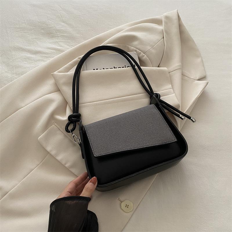 Beautiful casual small square bag fashionable niche women's summer new portable personalized bag casual armpit bag