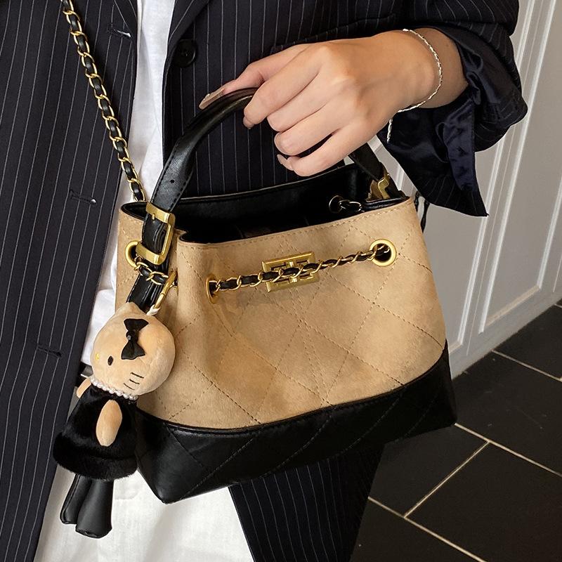 High-value Large-capacity Bag Women's New Retro Suede Diamond Chain Crossbody Bag Shoulder Bucket Bag