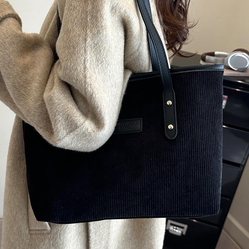 Sac fourre-tout portable à la mode, Sac à bandoulière simple et rétro pour les trajets quotidiens, Sac décontracté personnalisé