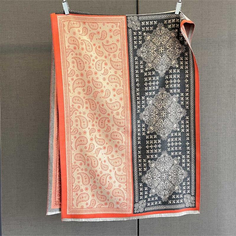 Autumn New Cashmere Tassel Scarf Women's Fashion Age-reducing Jacquard Scarf Warm and Thickened Large Shawl