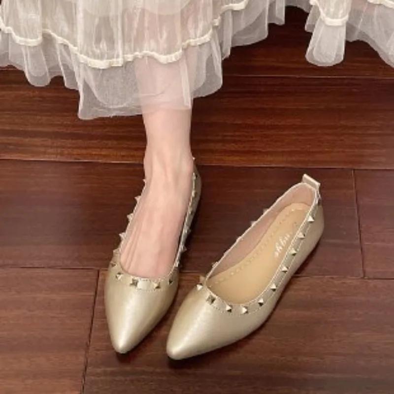 2025 High Quality Ladies Shoes Shallow Women's Flats Rivet Casual Flat Shoes Sexy Pointed Toe Plus Size Light Flat Shoes