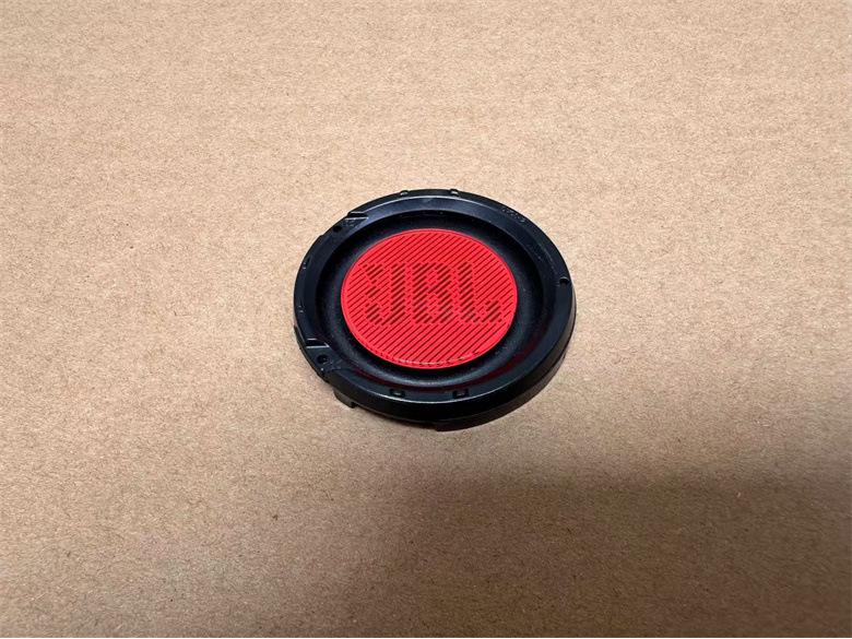 

Коаксіальний динамік JBL KALEIDO 4-го покоління 2,25 з низькочастотним динаміком, пасивним радіатором та діафрагмою