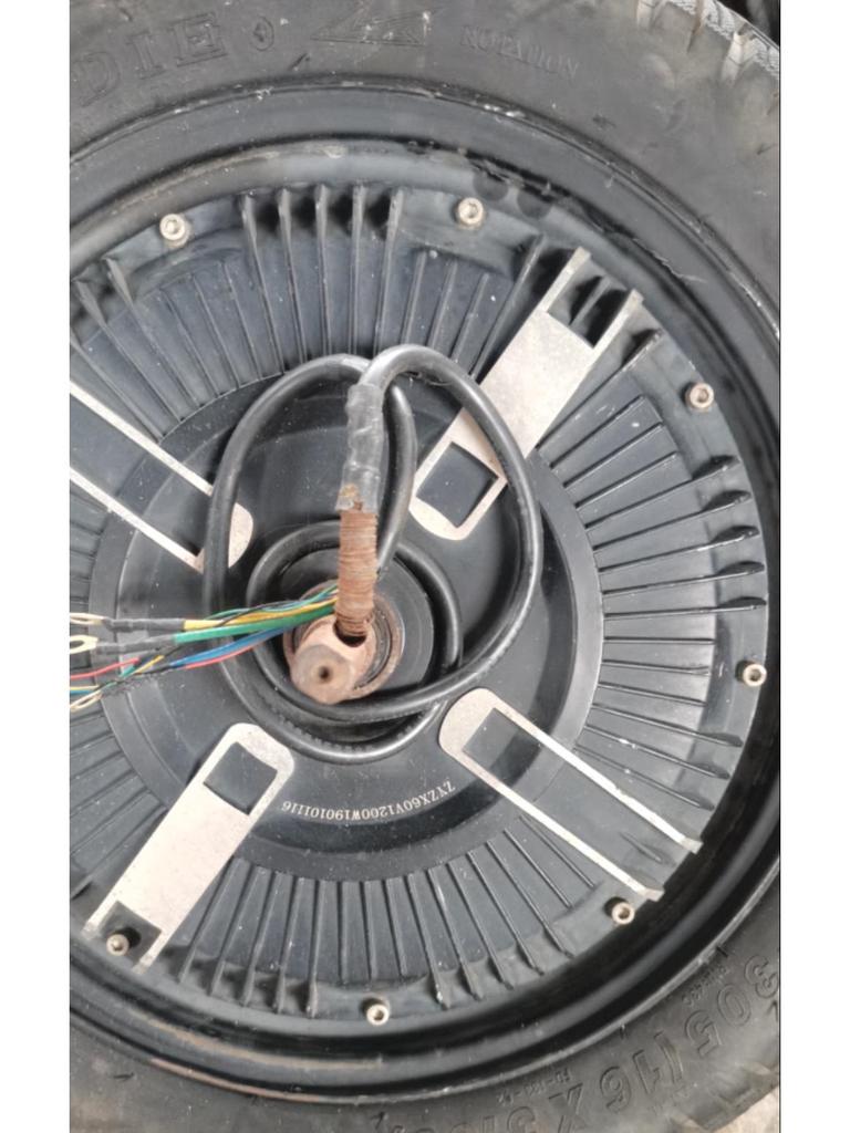 Generalüberholtes 12-Zoll-Elektromotorrad mit 1200W/1500W bürstenlosem Motor und Scheibenbremsen