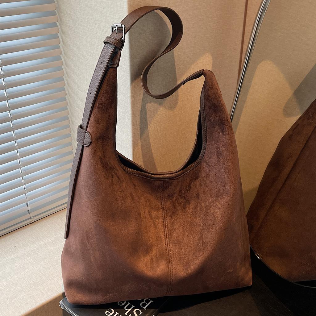 Large Capacity Simple Commuter Tote Bag Women's 2025 Autumn New High-end Casual Trend Shoulder Armpit Bag