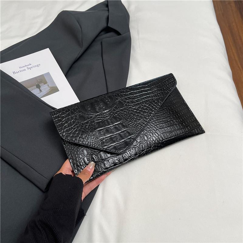 Сегодняшняя популярная женская ретро-сумка-клатч с принтом под кожу аллигатора длинный высококлассный повседневный универсальный кошелек для ужина чёрный 1880₽