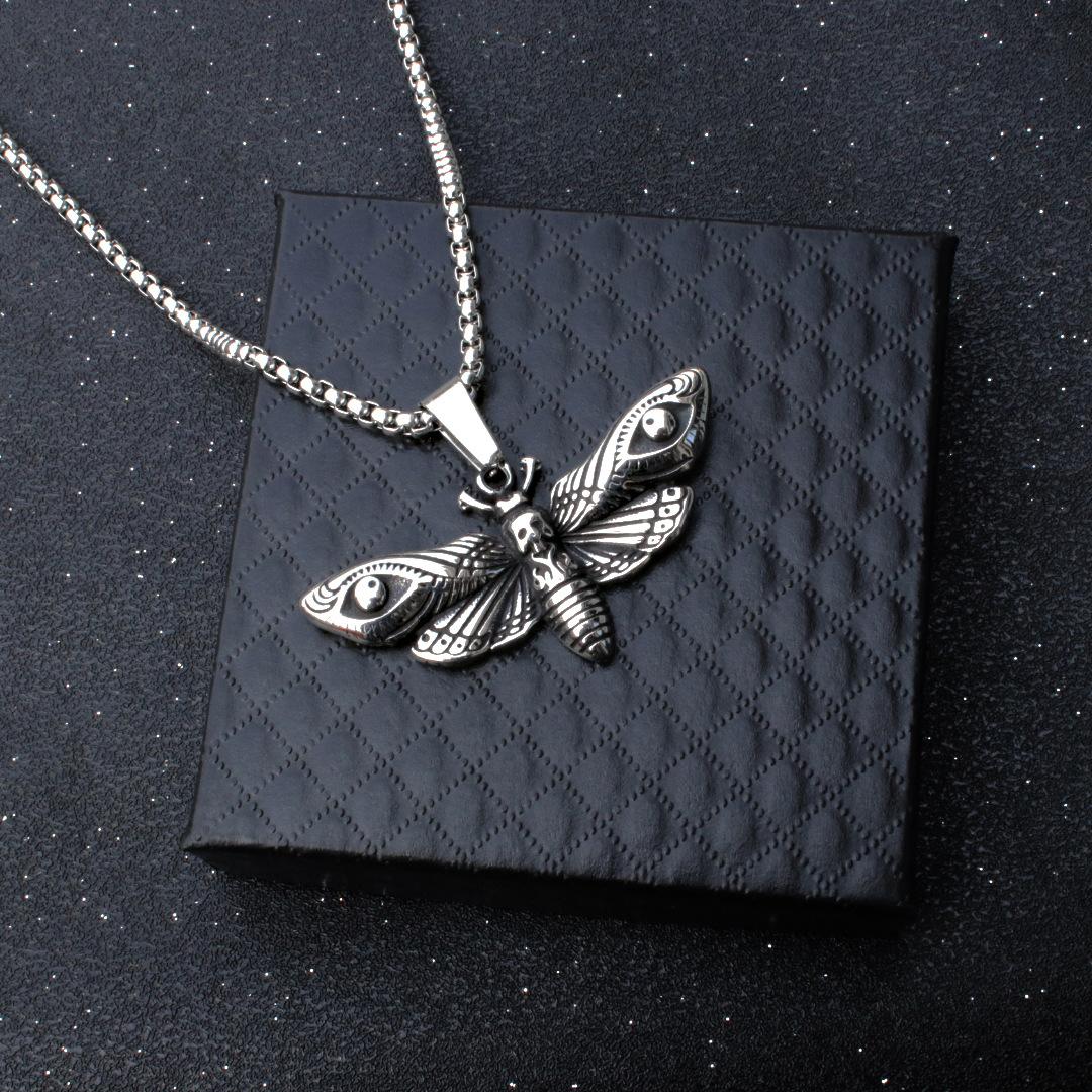 Moth Necklace European and American Popular Men s Moth Pendant 60CM
