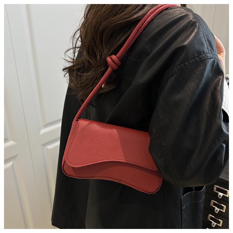 2025 Women's Autumn Minimalist Crossbody: New Niche Design Single Shoulder & Underarm Bag.