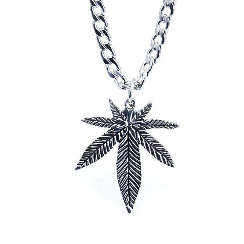 Retro Titanium Steel Necklace for Men, Korean Version, Trendy, Minimalist Maple Leaf Pendant for Women