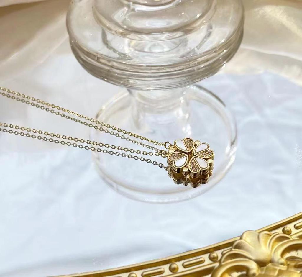 Zweiwege Kleeblatt-Herz aus Perlmutt mit Magnetverschluss und Diamanten für Damen – Elegante und schicke Schlüsselbeinkette.