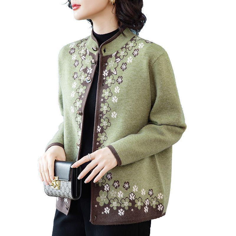 Schicker Frühlings-Herbst-Cardigan: Stilvoller Pullover für Frauen über 50