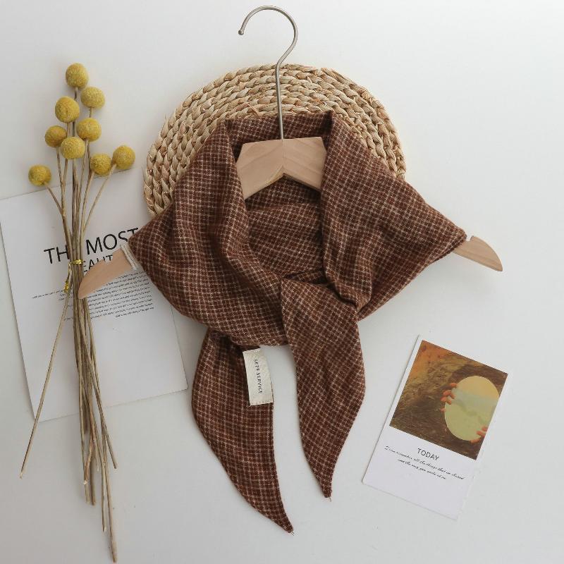 Temperamentní pletená kostkovaná trojúhelníková šála Šála s prémiovým vzhledem Dámská teplá šátek na hlavu Multifunkční ležérní malá šála