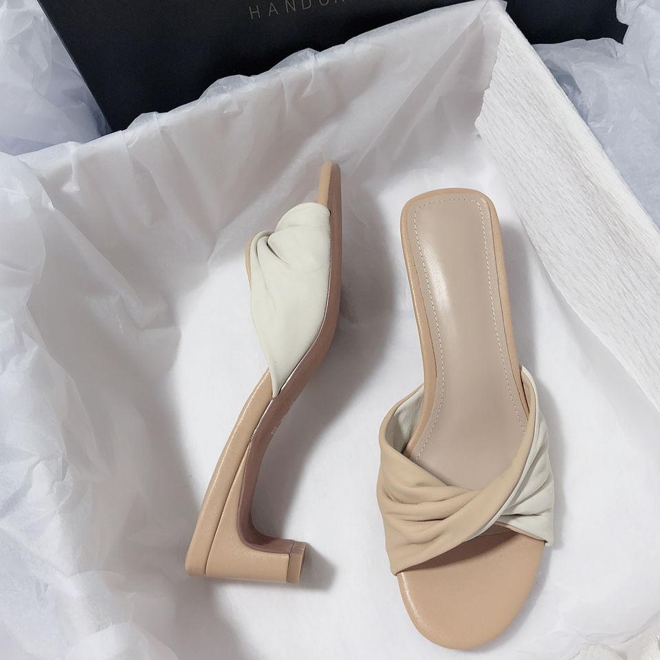 Summer New Great Easy To Wear Comfortable Gentle Bow Color Matching Round Head Open Toe Korean Version Small Square Root Comfortable Slippers Women