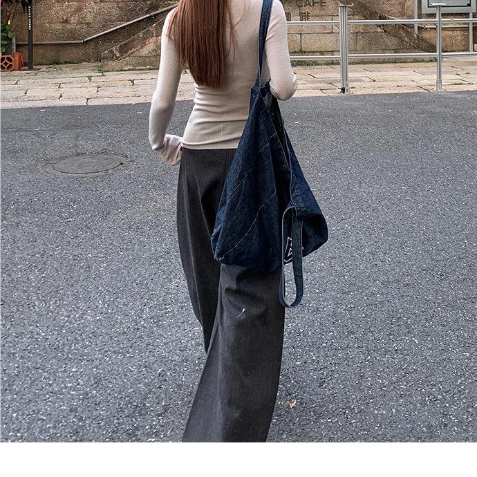 Women's Autumn Pullover: Stylish, Slim-Fit Knitwear with a Mature, Sophisticated Vibe