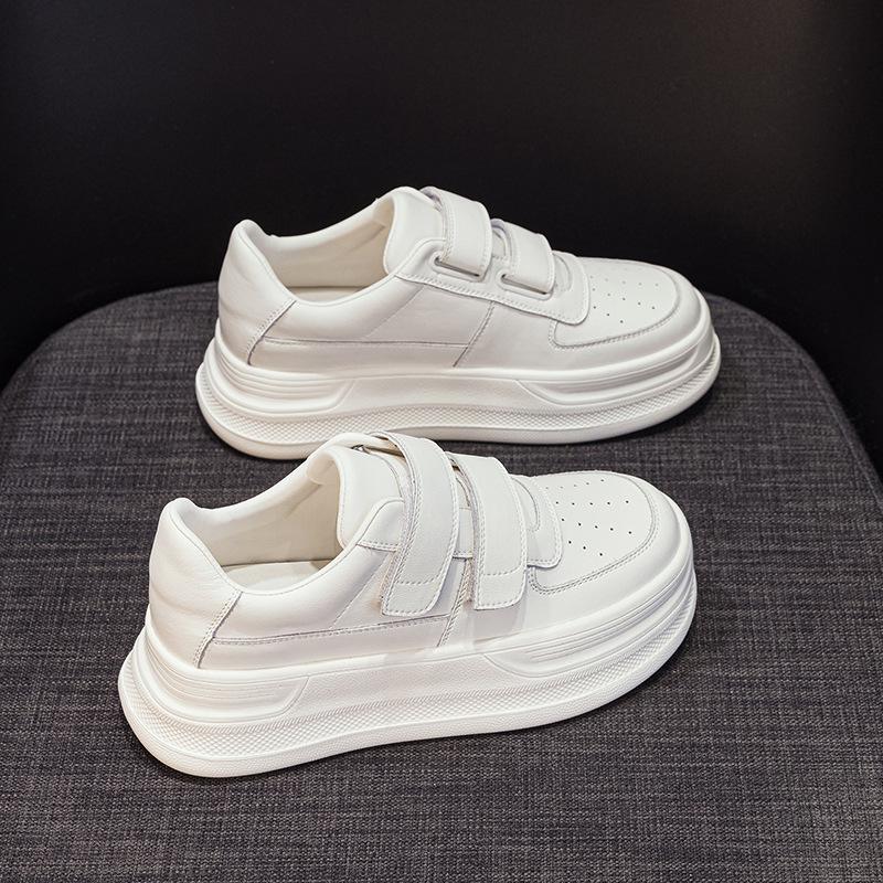 Casual shoes for women in autumn 2026  new thick soled women's shoes  fashionable and versatile board shoes