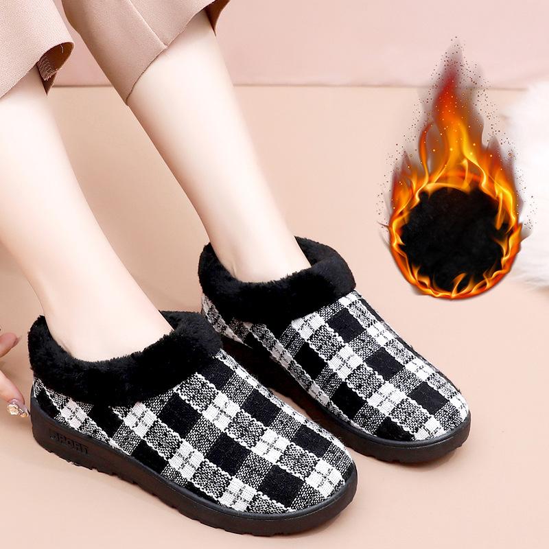 2025 winter new old Beijing cotton shoes soft sole non-slip mother shoes piled thickened home elderly cotton slippers
