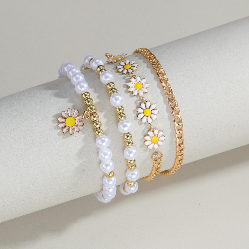 4pc Bohemian Daisy Flower Pendant Beaded Star Heart Bracelet Set for Women Daisy Imitation Pearl Bangles Girls Vintage Jewelry