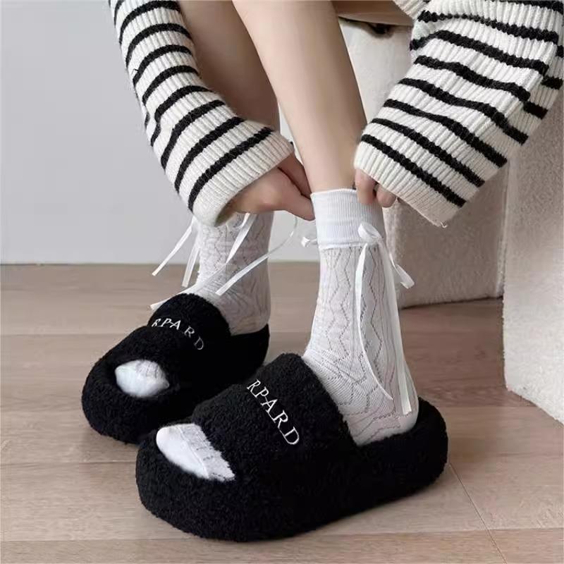 Internet celebrity thick bottom fluffy slippers women wear 2025 new autumn and winter fashion high sense versatile office cotton mop