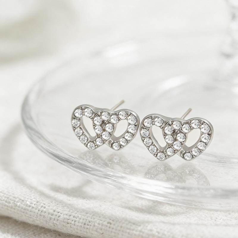 Love earrings, small and exquisite earrings, gentle and versatile temperament peach heart earrings, simple and full of diamond heart earrings