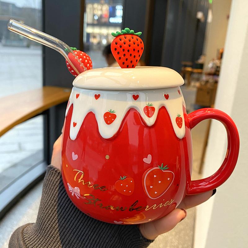 Cute Ceramic Cup Girl Heart with Lid and Spoon Mug Strawberry Large Capacity Creative Household Breakfast Coffee Cups