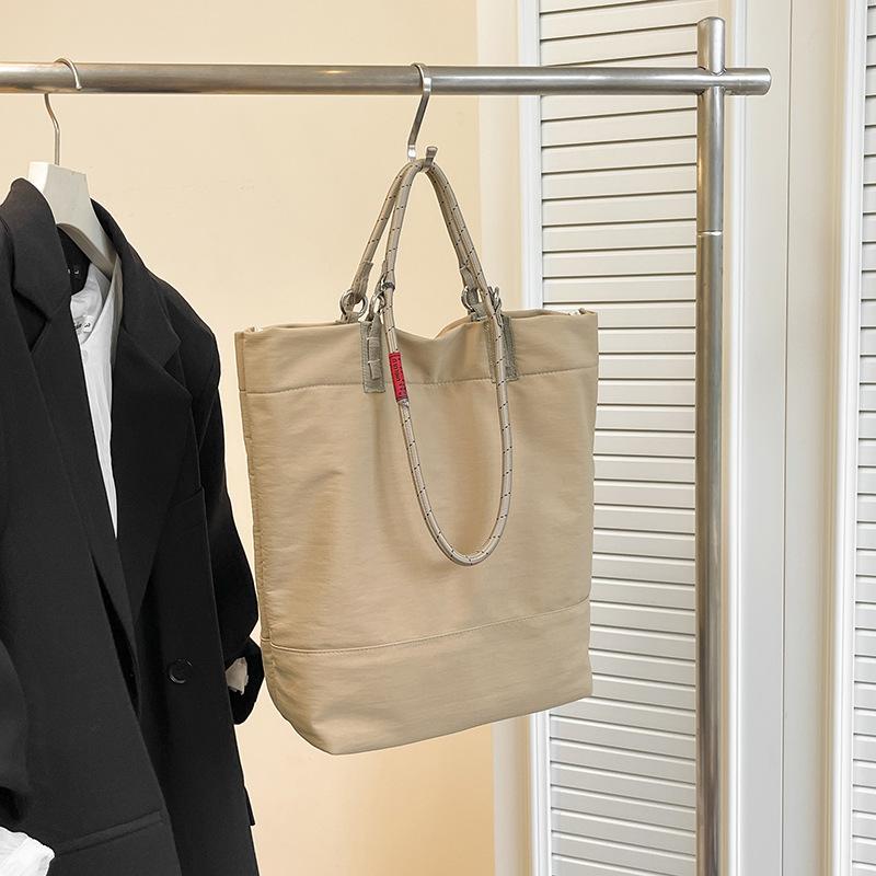 Japanese Casual Large-capacity Tote Bag Women's New 2025 Autumn/winter Simple Shoulder Bag Commuter Casual Handbag