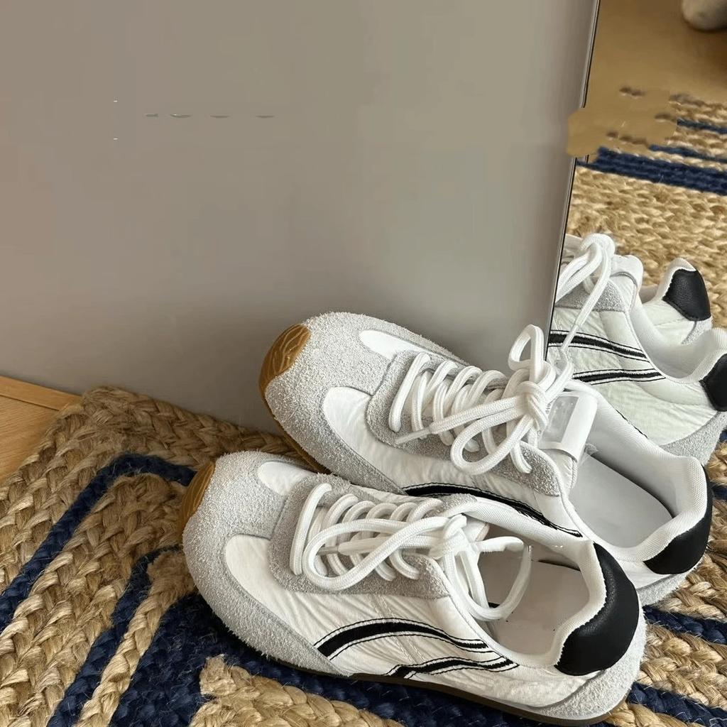 Macaron German training shoes women's spring 2025 new retro super fire versatile soft sole casual lace-up Forrest Gump shoes tide