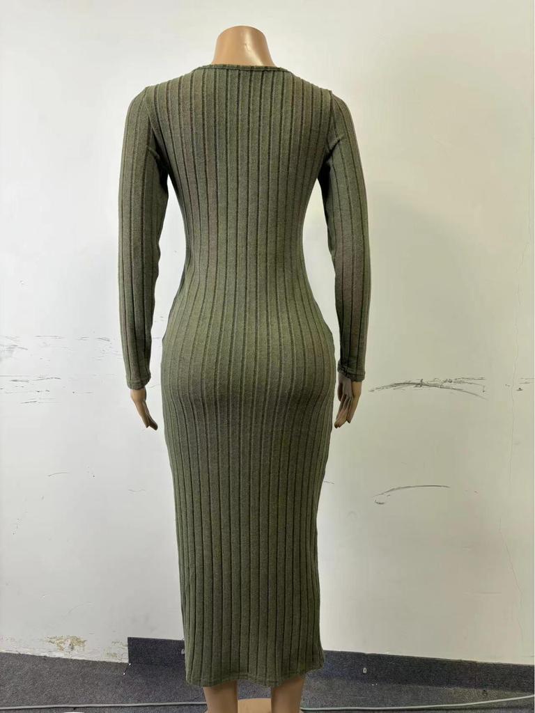 2025 Autumn/Winter Bestseller: European and American Women's Long-Sleeved Round Neck Slit Knit Dress.
