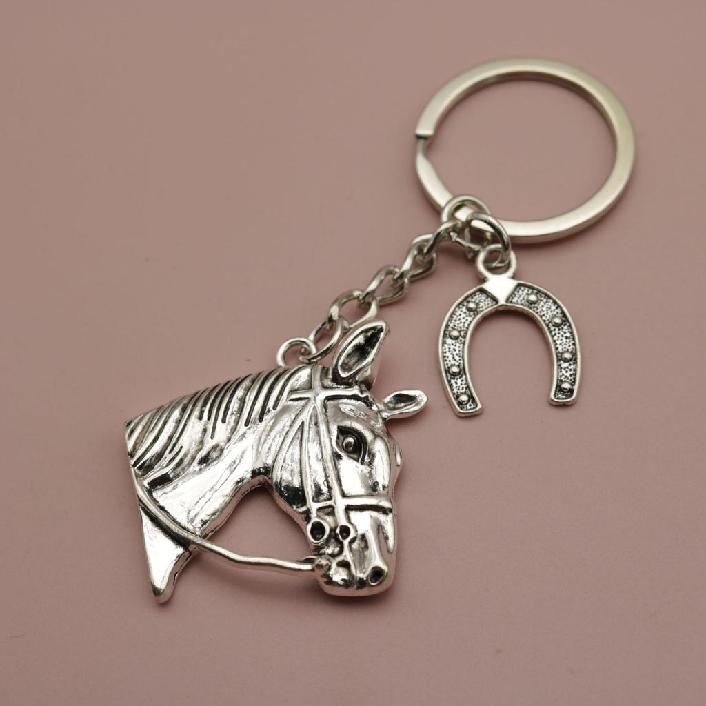 Porte-clés Tête de Cheval Bijoux Féminins Jour du Nouvel An Nouvelles Choses