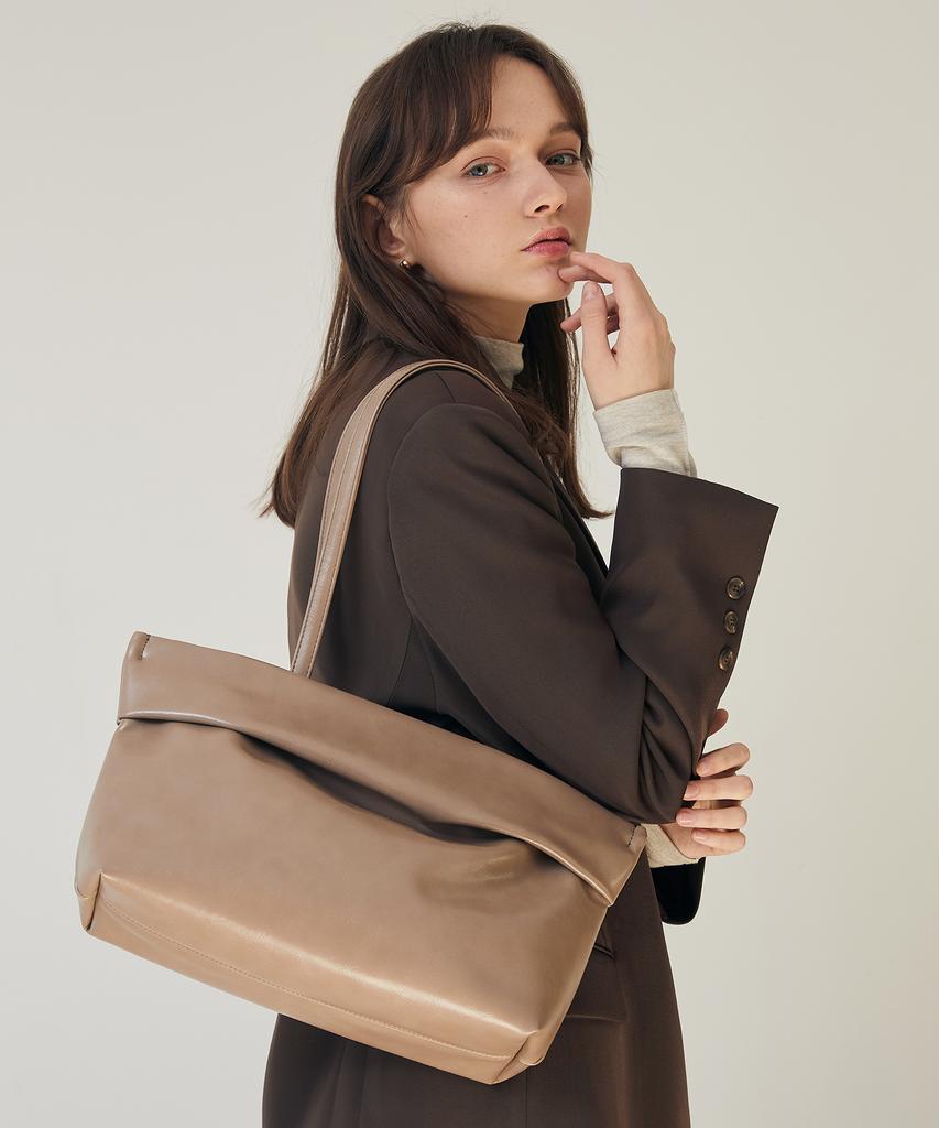 Lovecharm [Leah Shoulder Bag_Beige] Leah Shoulder Bag_Beige