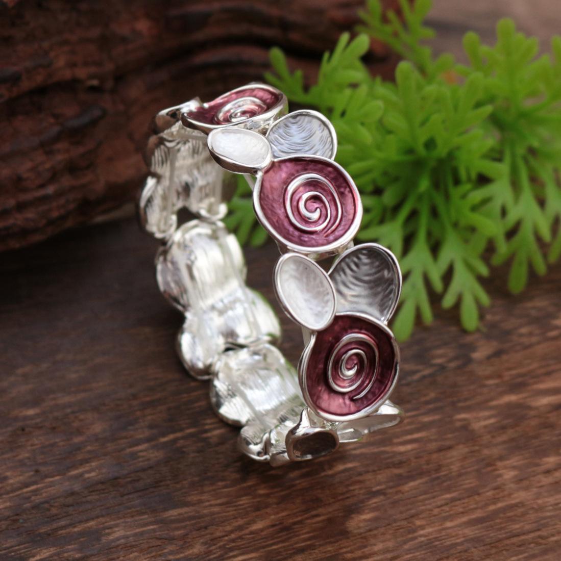 

Новый эмалированный круглый эластичный браслет с розой, женский премиальный геометрический эластичный браслет с цветком