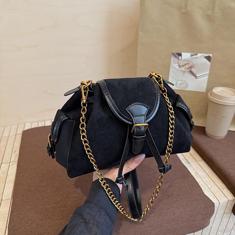 

2025 autumn new tote bag retro cloud high value foreign style portable women s bag large capacity shoulder messenger bag