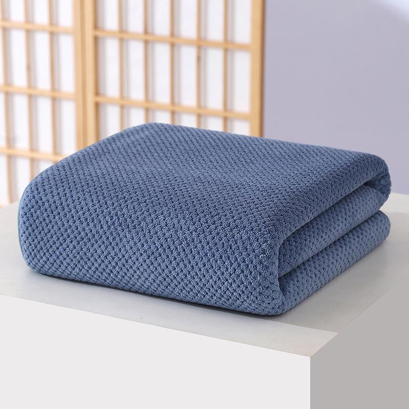 Large Soft Absorbent Coral Fleece Bath Towel - Japanese-Style Pineapple Grid, No Shedding, Adult Size 35x75 cm синий