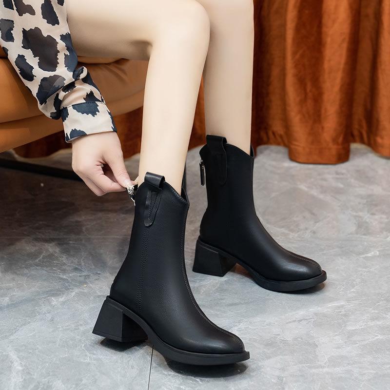

Coarse heel Martin boots women s winter 2024 new Korean version medium tube zipper single boots black fashion short boots 35