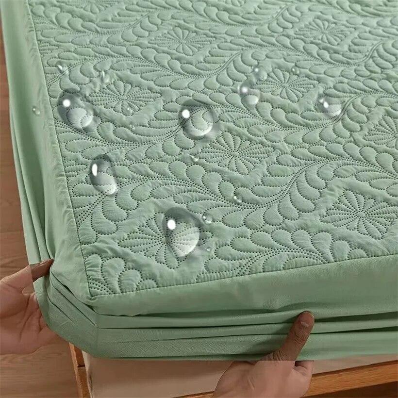 Quilted Waterproof Mattress Protector Elastic Fitted Sheet Embossed Bed Protection Pad for Bedroom Hotel Thickened Bed Cover
