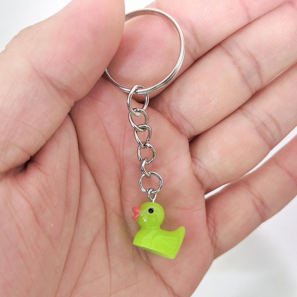 Porte-clés Simple Animal en Résine Pendentif Canard Accessoires de Sac à Dos pour Femmes Couple Famille Pendentif Porte-clés