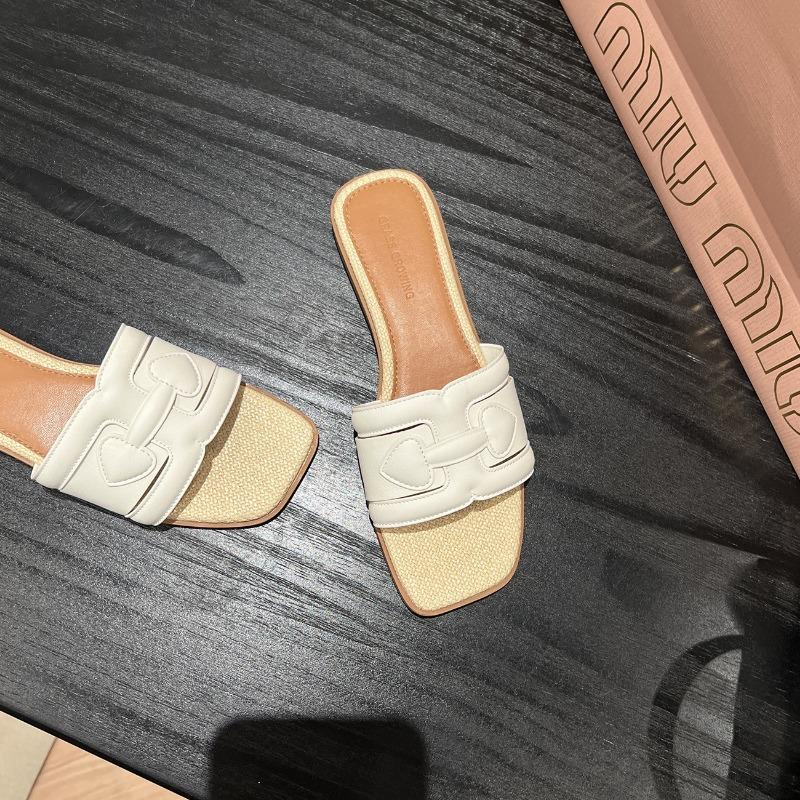 Sheepskin version~ Straw flat bottom square head vacation one-word slippers women's summer wear sandals half slippers