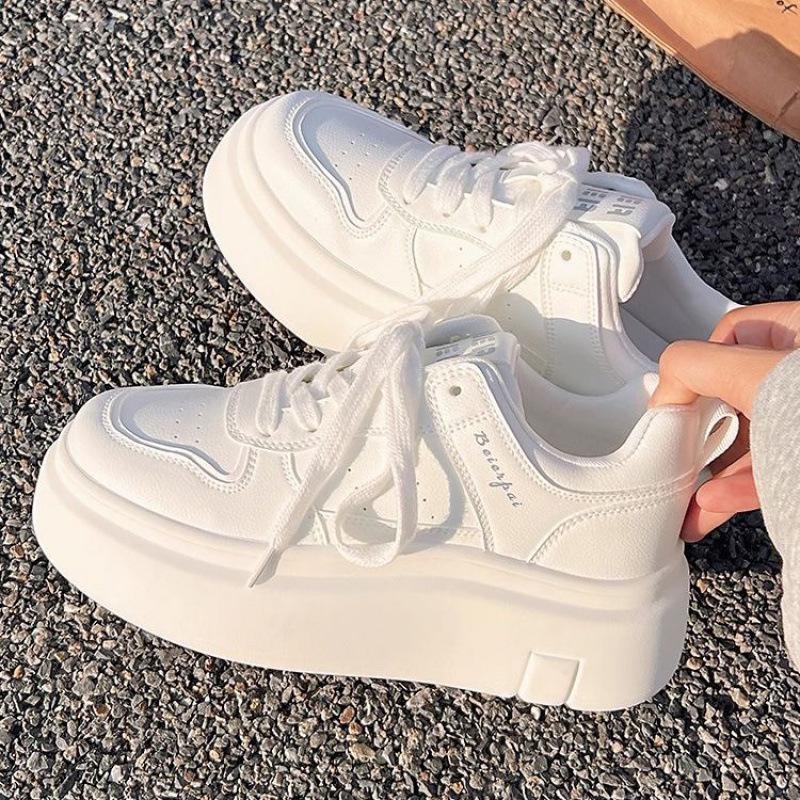 Little white shoes women's autumn and winter new versatile thick-soled heightening lightweight board shoes niche sports and leisure shoes
