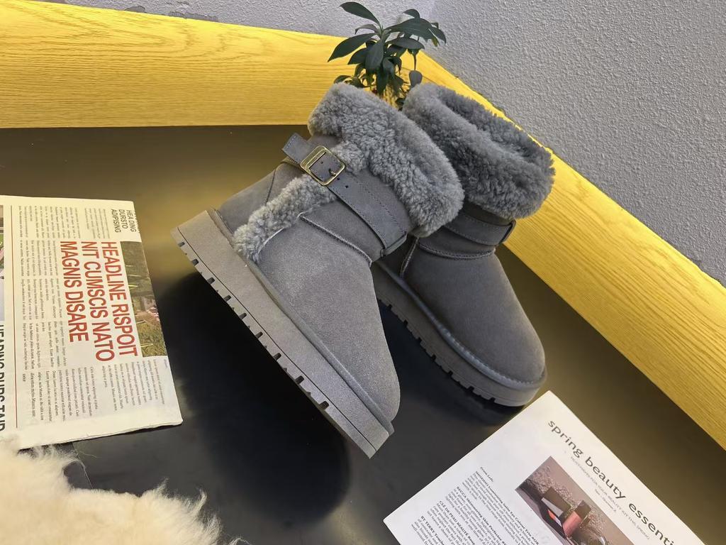 Leather Platform Lamb Wool Snow Boots Women's Winter New Thickened Northeastern Large Cotton Shoes Non-slip Martin Boots