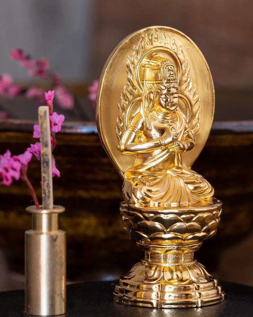 Kleine Dainichi Nyorai Buddha-Statue 24 Karat vom Bildhauer Keishu Originalmodell im Jahr des Schafes und Tierkreiswächter Takaoka Bronzware Nyorai