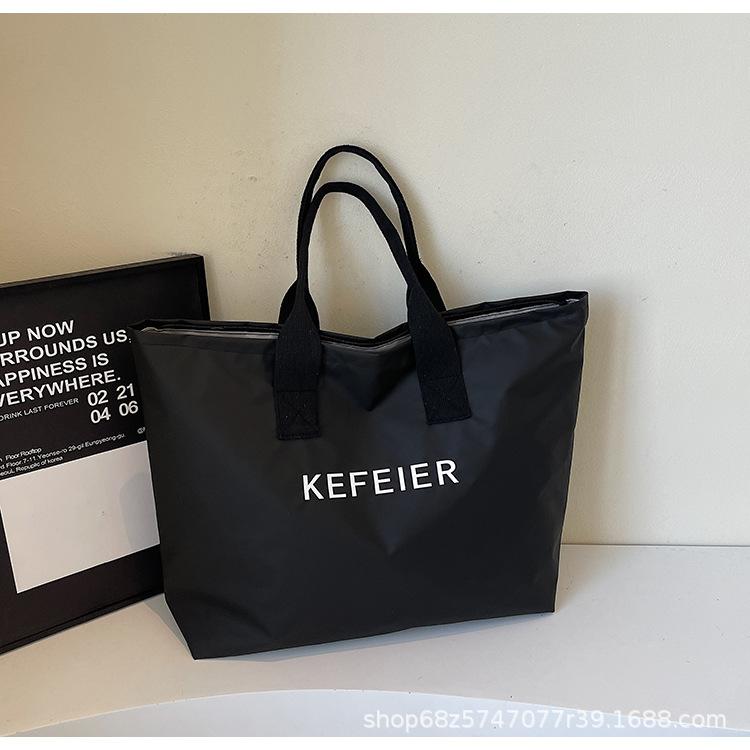 

2025 new Oxford cloth shoulder bag trendy casual fashion large capacity tote bag simple letter underarm commuter bag чёрный
