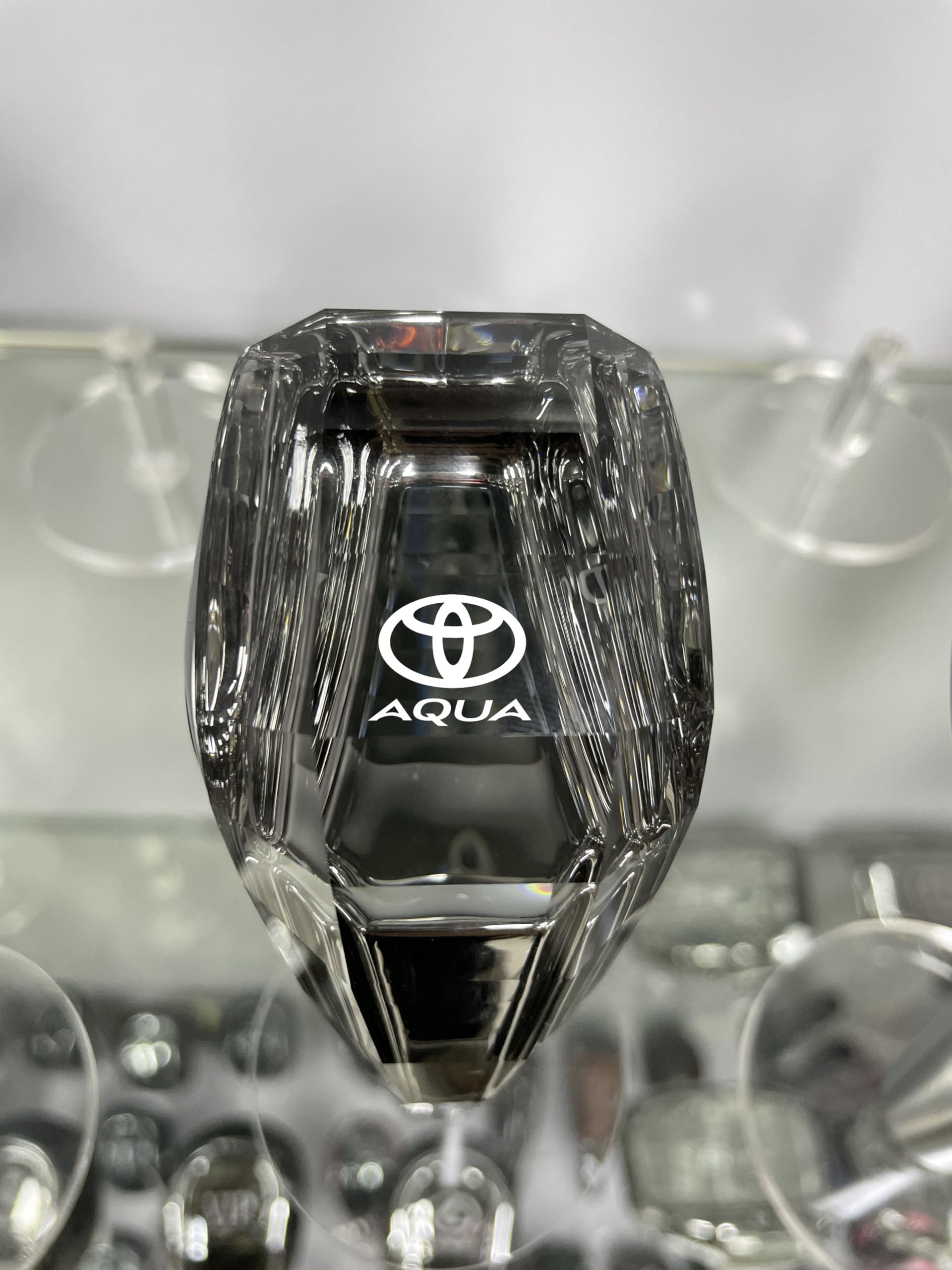 

Совместим с Toyota Aqua, включая новый Aqua и серию MX K9. Особенности: кристально-светодиодный сенсорный 7-дюймовый дисплей и рукоятка переключения передач. Черный (NHP10,