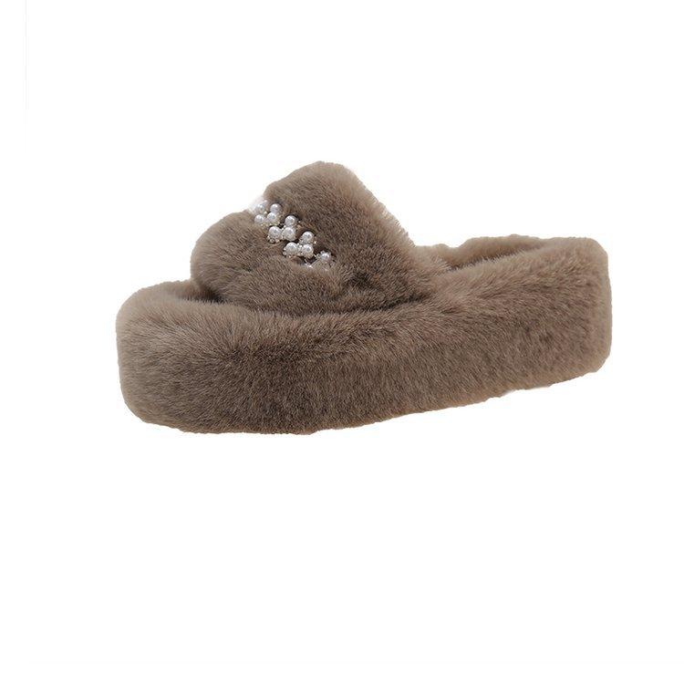 Internet celebrity pearl word fluffy slippers women wear 2025 new autumn and winter fairy wind plush cotton slippers