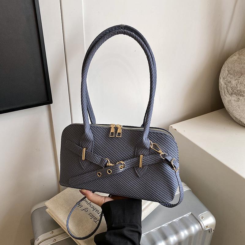 

Women s bag pillow bag 2025 new personalized niche design shoulder bag large capacity fashion underarm bag versatile