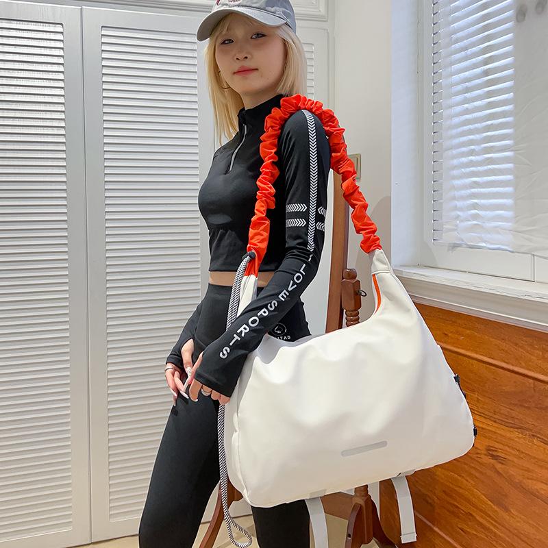 Korean Simple and Large-capacity Crossbody Fitness Bag Multi-functional Storage Dry and Wet Separation Fashion Sports Travel Bag
