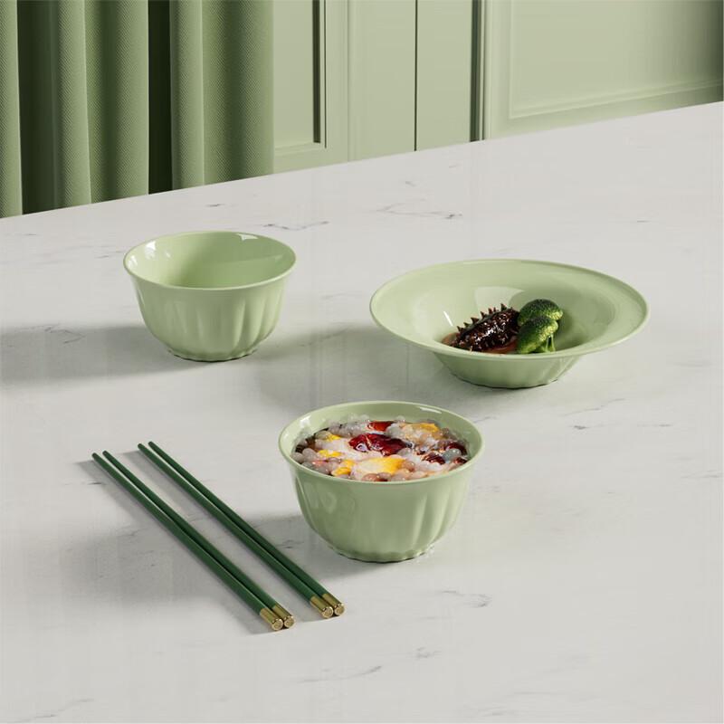 Wan Ting Celadon Five-Piece Dinnerware Set