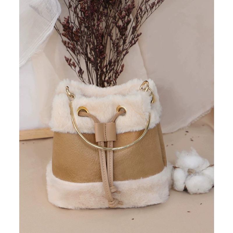 

Plush versatile new small bag women s autumn and winter plush bag single shoulder oblique span bag pumping belt portable bucket bag абрикосовый