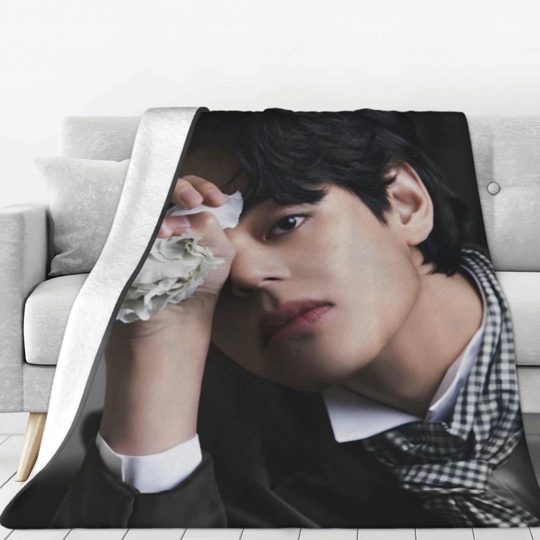 

[USED] BTS Blanket Beautiful Days Taehyung V V