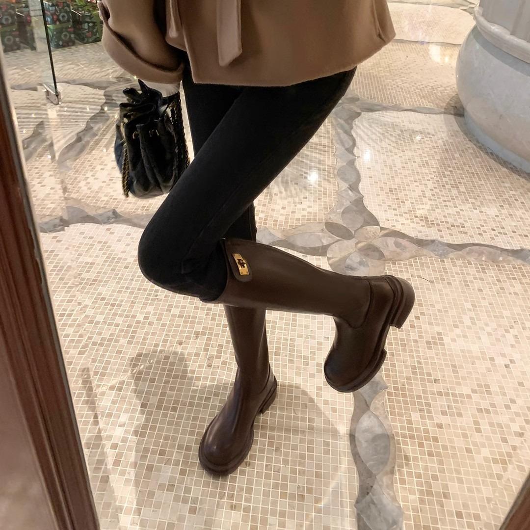 

Версия из коровьей кожи~ Кожаные сапоги с толстой подошвой и золотым замком, высокие женские осенне-зимние бархатные сапоги в стиле ретро, длинные сапоги, тонкие сапоги 40