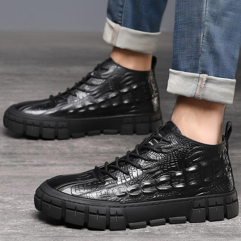 2025 new men's shoes breathable crocodile pattern casual shoes old Beijing cloth shoes men's one pedal