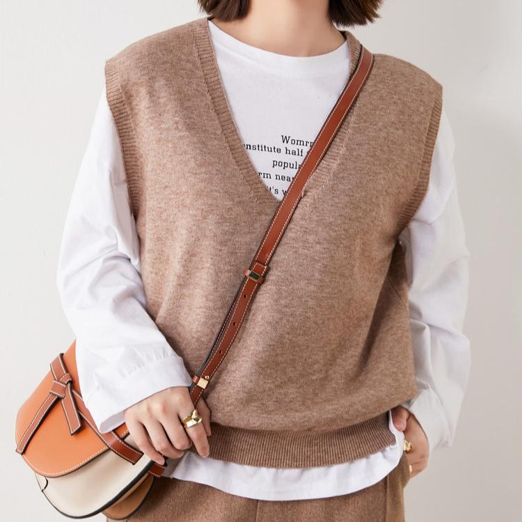 IHUASU Women's Autumn and Winter Loose V-neck Knitted Waistcoat Solid Colour Short Section Sleeve Head Sleeveless Outer Shoulders Vest